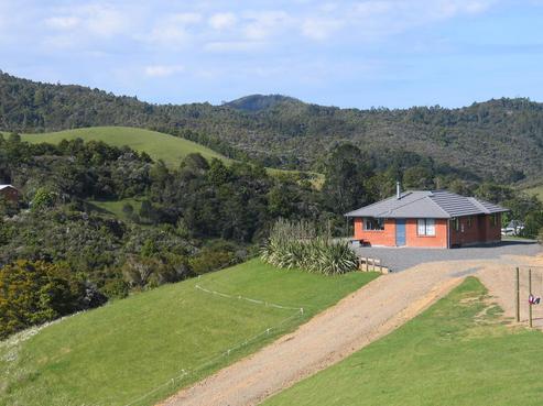 1582 Whananaki North Road, Whananaki