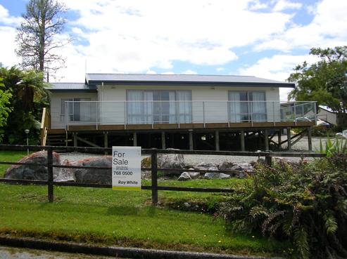 8 Ana Street, Moana / Lake Brunner