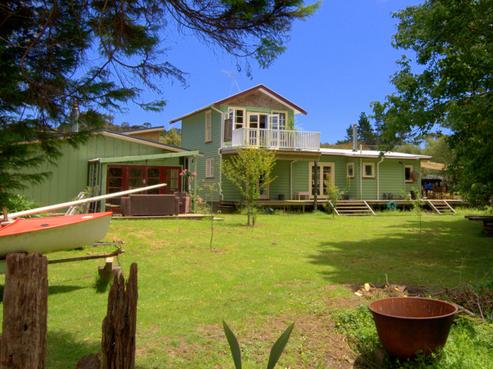 16 Anzac Valley Road, Waitakere