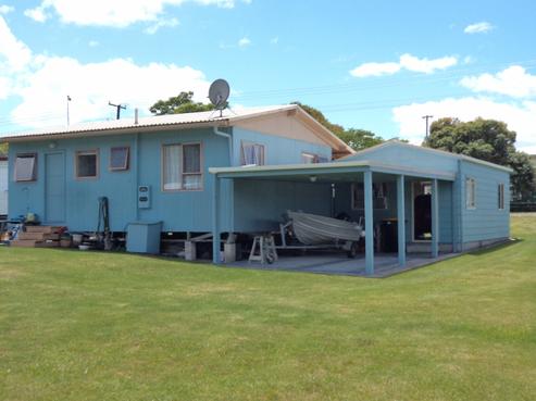16 Captain Cook Road, Cooks Beach