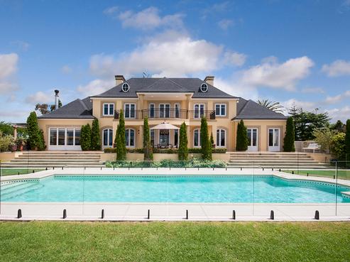 215 Broomfields Road, Whitford