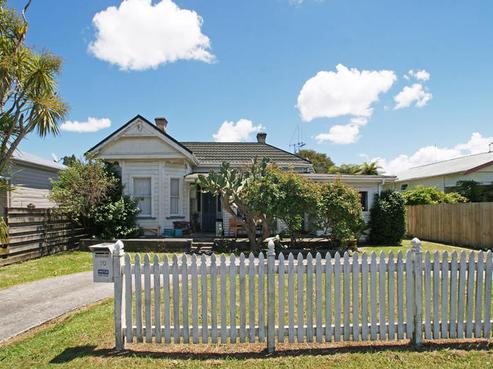 2/10 Bond Street, Hamilton East