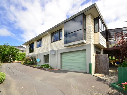 31 Easther Crescent, Kew