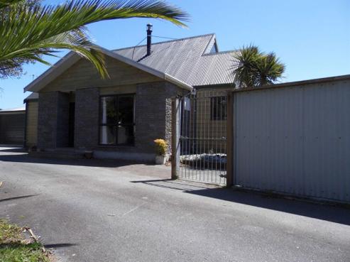 10 Coates Street, Westport