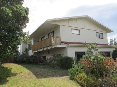 6 Puketauhinu Place, Porangahau