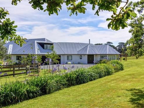 421 Clifton Road, Whitford