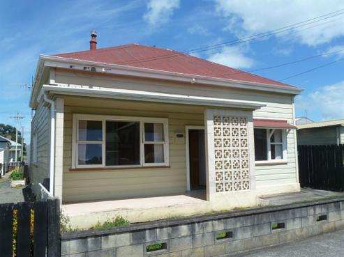 719 Queen Street, Thames