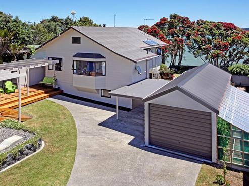 6 First Avenue, Glenbrook