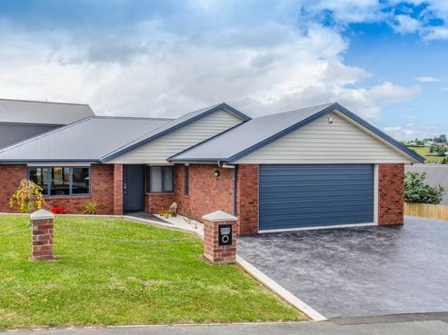 1 Holyport Close, Fairfield