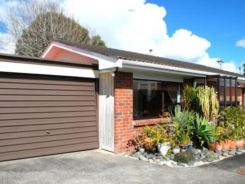 2/8 Fraser Road, Narrow Neck