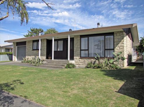 6 Perry Crescent, Greenmeadows