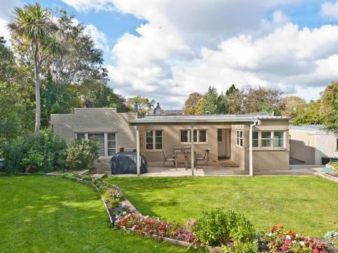 17 Brassey Road, Saint Johns Hill