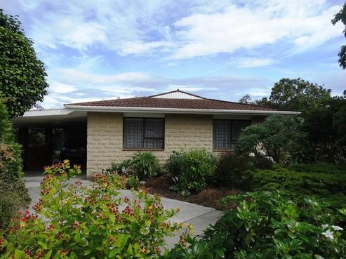 6 Bolton Place, Richmond