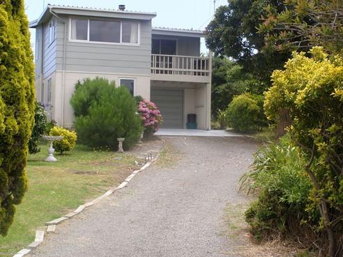 16 Robert Mckeen Street, Otaki Beach