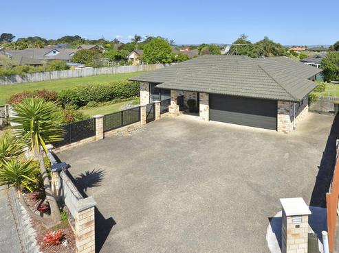 11 Lothian Brae, Wattle Downs
