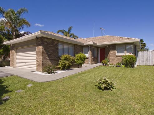 8A Bernie Edwards Place, Botany Downs