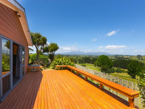 85 Davis Road, Inglewood