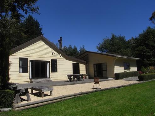 374 West Road, Mauriceville