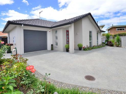1A Edgewater Grove, Orewa