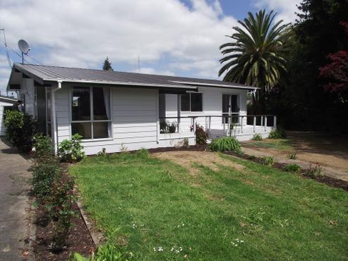 2 Dickens Place, Leamington