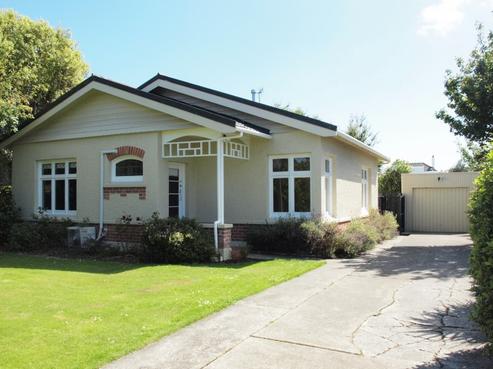18 Lees Street, Gladstone