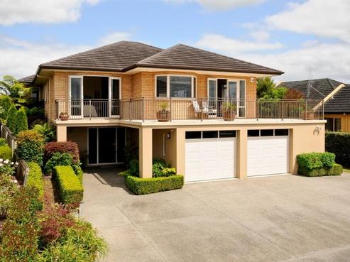 18C Highgrove Drive, Grandview Heights