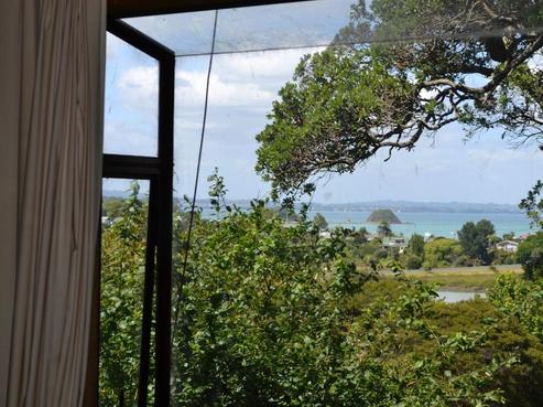 4 Hillside Road, Ostend