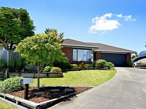 44 Meadowland Drive, Somerville