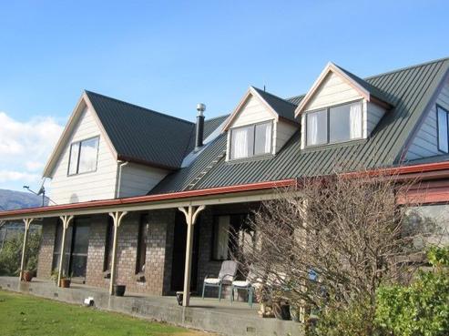 869E Seven Mile Road, Rapahoe