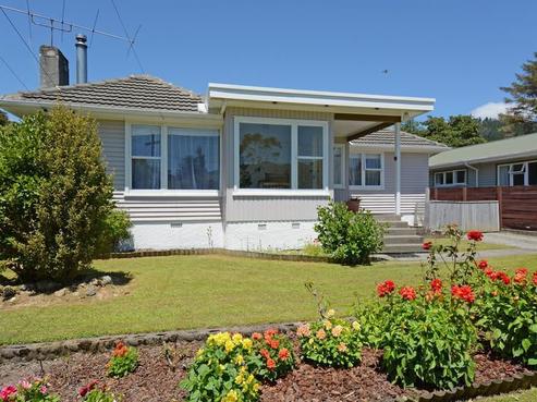6 Birch Grove, Pinehaven