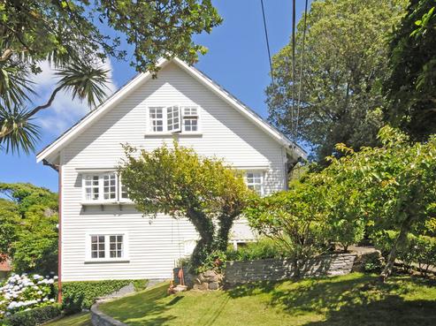 10 Paisley Terrace, Karori