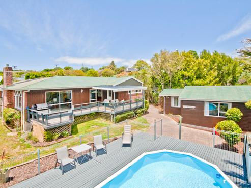 8 Deane Avenue, Titirangi