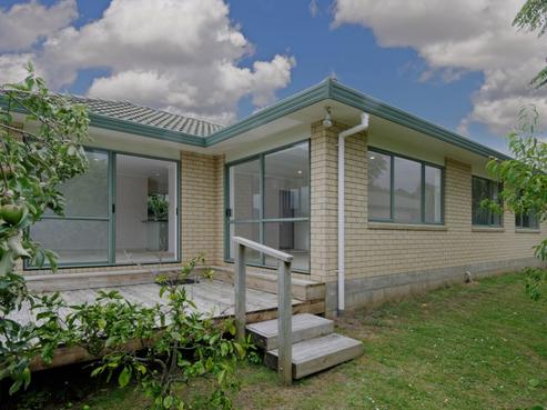 1/28 Bernie Edwards Place, Botany Downs