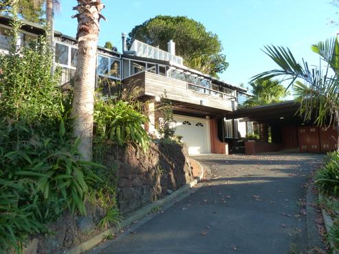 11 Gibbs Crescent, Red Hill