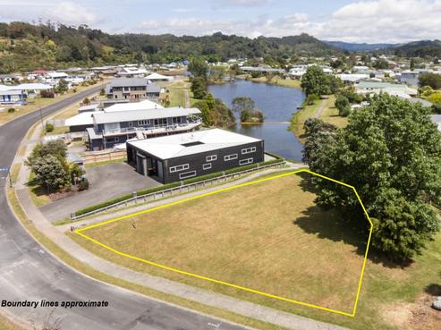 4 Motukorure Parade, Cooks Beach