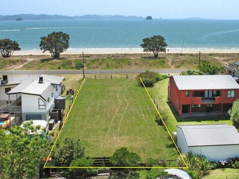 34 Marine Parade, Cooks Beach