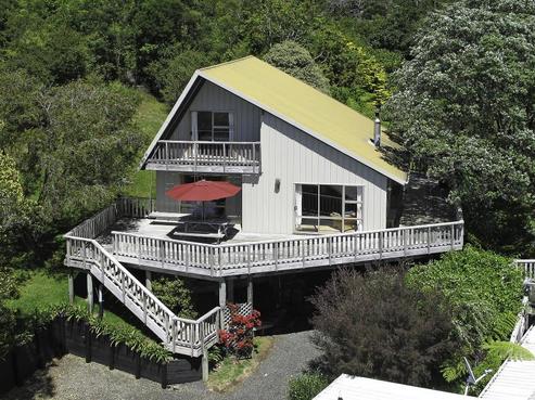 16 Patricia Place, Hahei