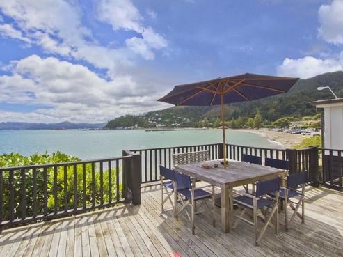 625 Marine Drive, Days Bay