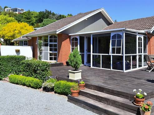 8 Parklands Drive, Huntsbury