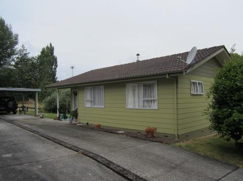 21A Cleveland Street, Bader