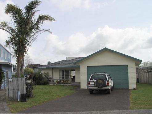27 Morcom Drive, Cooks Beach