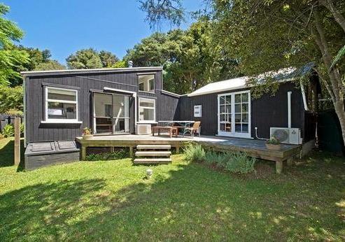 1A Hillside Road, Ostend
