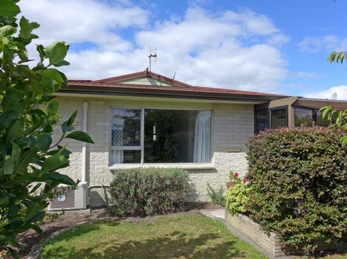 800A Avenue Road East, Parkvale