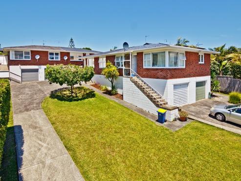 2/4 Kowhai Road, Campbells Bay