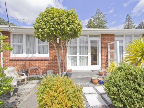 9/417 Muritai Road, Eastbourne