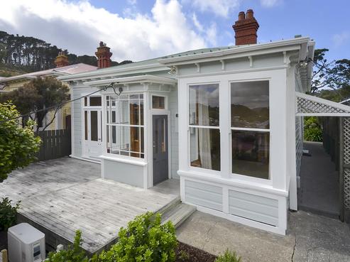 16 Lawrence Street, Newtown