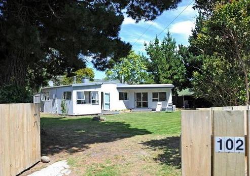 102 Beach Road, Purakaunui