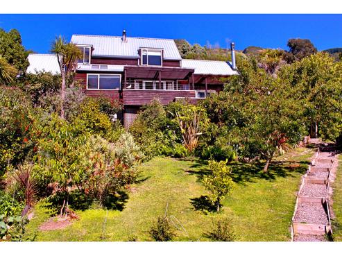 10 Main Road, Governors Bay