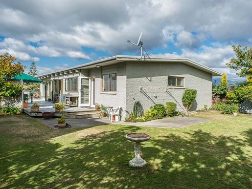 12 Tahi Road, Paraparaumu Beach