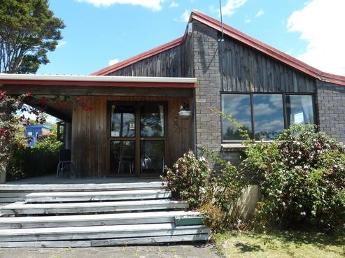 98 Lake Road, Frankton